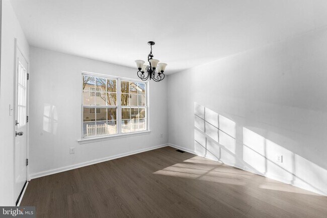 Building Photo - 204 Beckington Ct