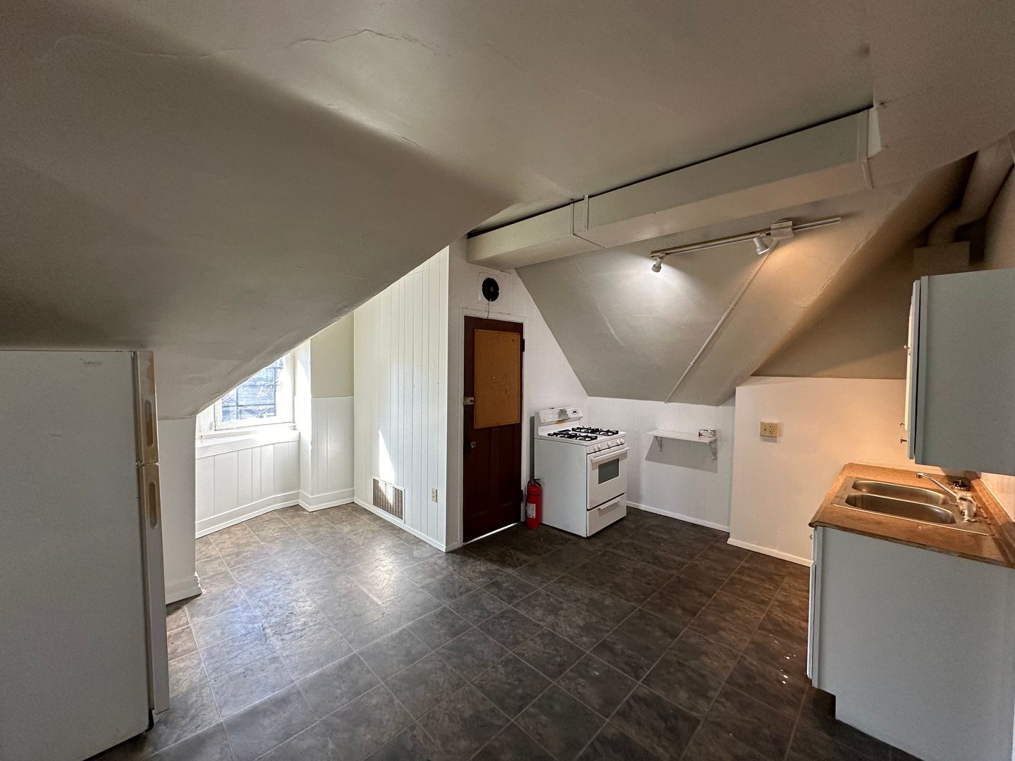 Building Photo - 2659 Bellevue Ave