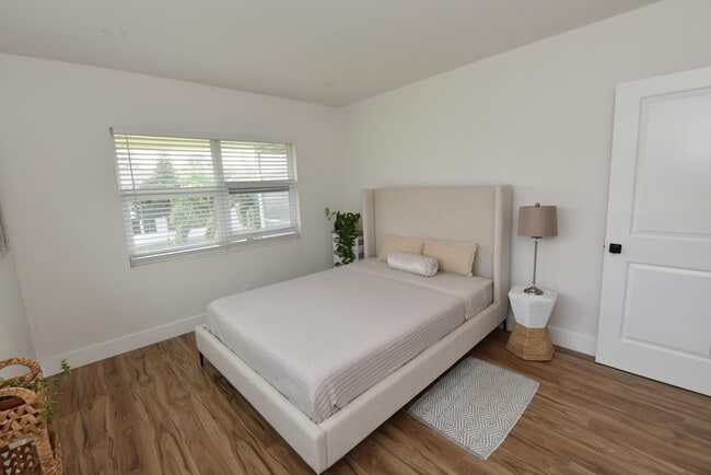 Building Photo - 112 Salisbury E