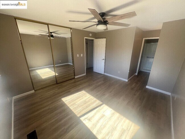 Building Photo - 3421 Serpentine Dr