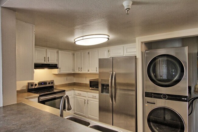 Building Photo - 12338 W Dorado Pl