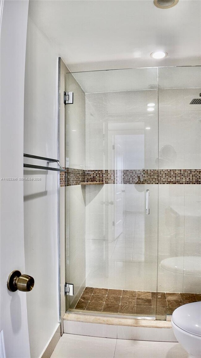 Building Photo - 325 NW 72nd Ave