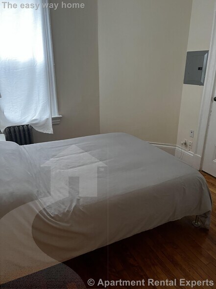 Building Photo - 2 Ware St