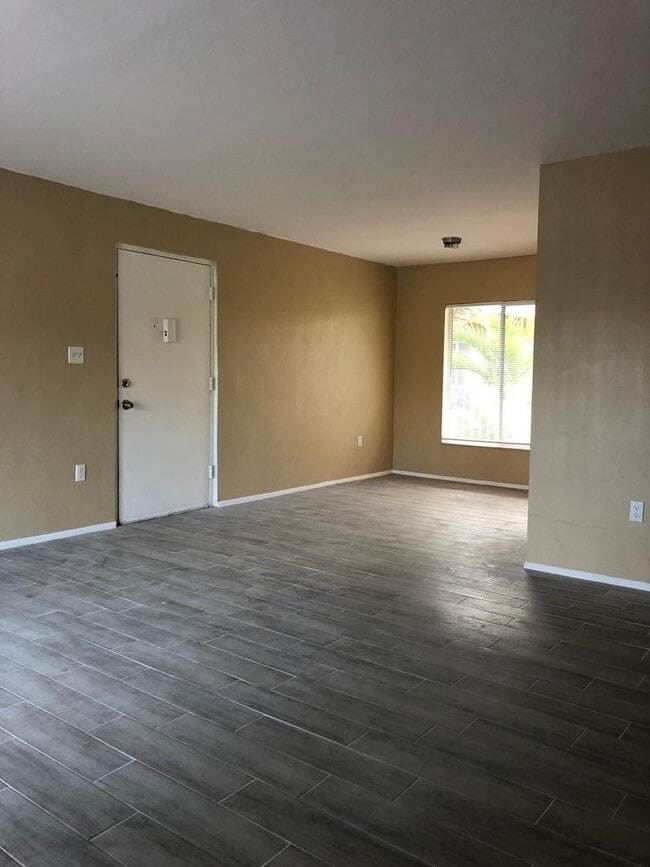 Building Photo - 1830 Maravilla Ave