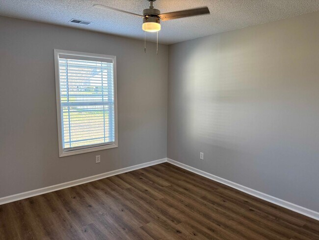 Building Photo - Beautiful Bluffton 3 Bedroom Home in The Willows-Pet Friendly