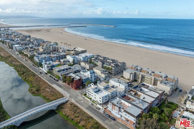 Building Photo - 29 Lighthouse St