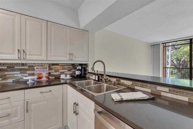 Building Photo - 2930 SW 87th Terrace
