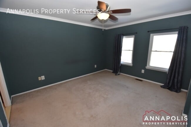 Building Photo - 2443 Vineyard Ln