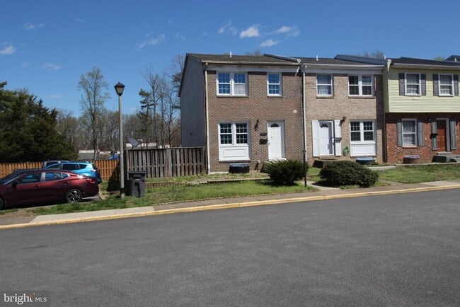 Building Photo - 2915 Pheasant Ln