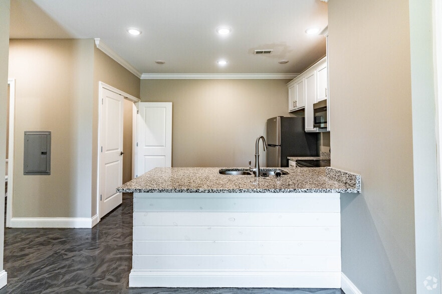 1BR, 1BA - 625SF - Dining Room - Otte Center