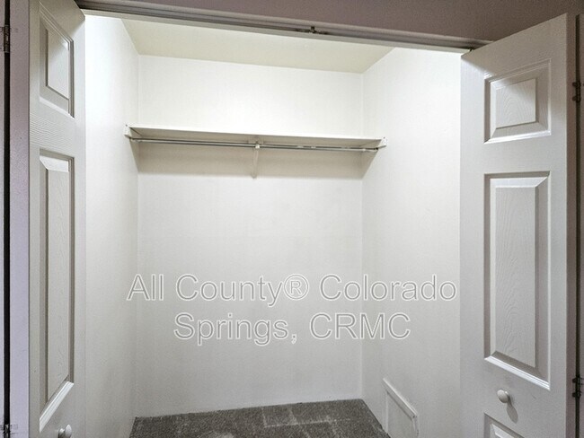 Building Photo - 5030 El Camino Dr