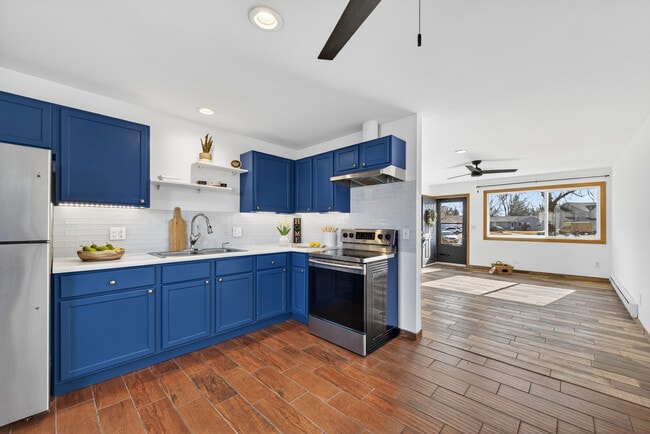 Building Photo - 1142 Ohio Ct