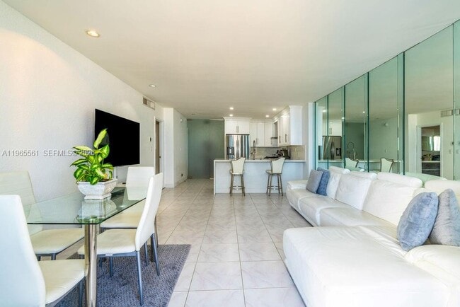 Building Photo - 3140 S Ocean Dr