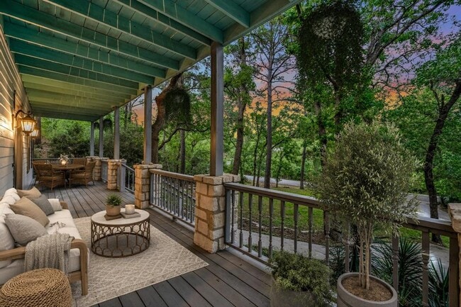 Building Photo - 104 Upolu Ct