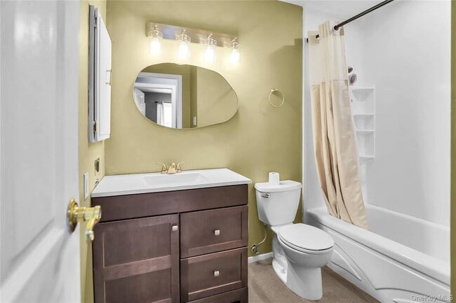 Building Photo - 11 Onyx Dr