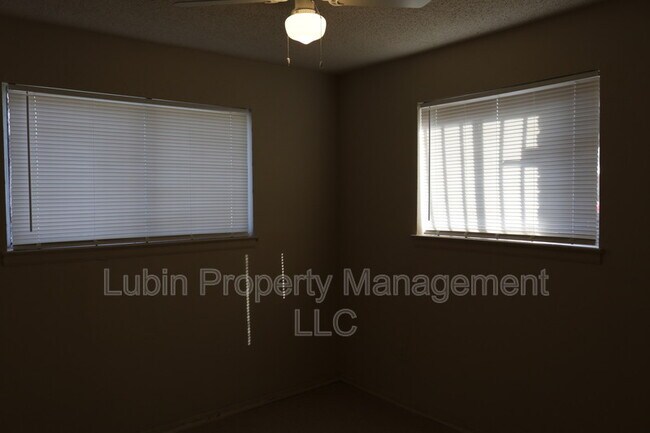 Building Photo - 649 E McLemore Ave
