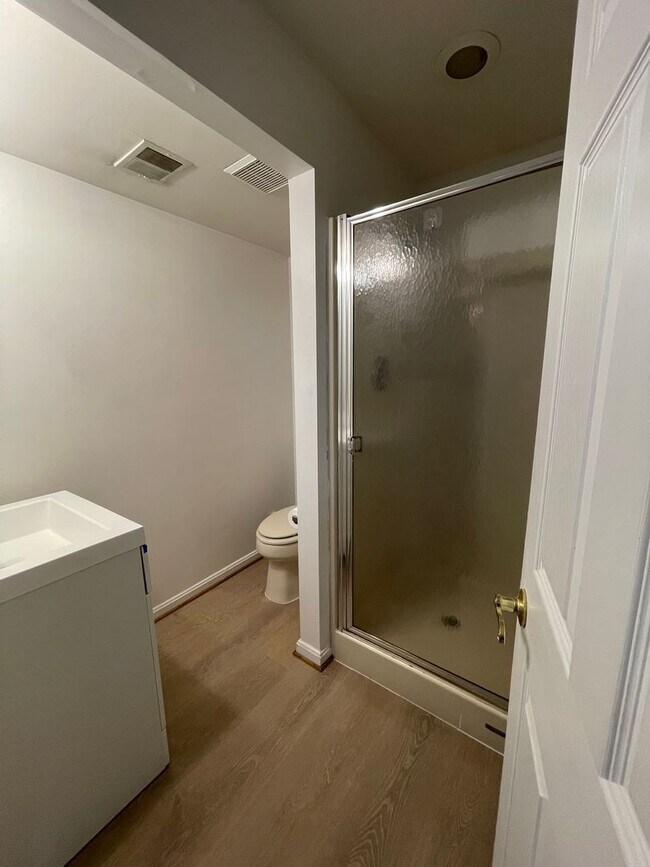 Building Photo - Spacious & Updated Home in the Heart of Hyattsville