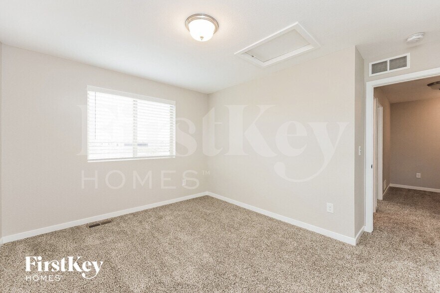 Building Photo - 6721 Shadow Star Dr