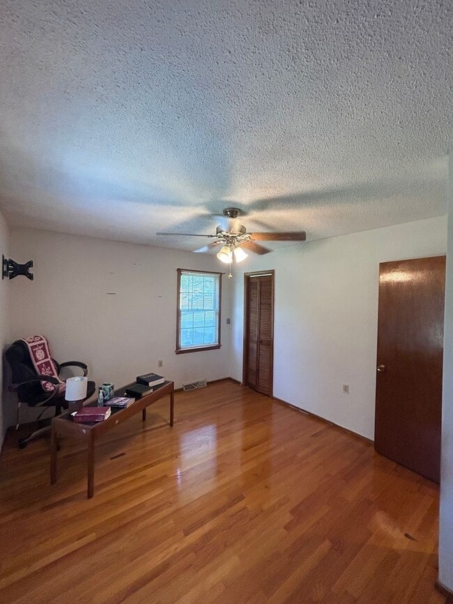 Building Photo - 1706 Danenhower Rd