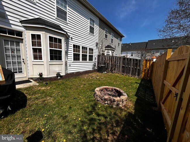 Building Photo - 312 Quinton Oaks Cir