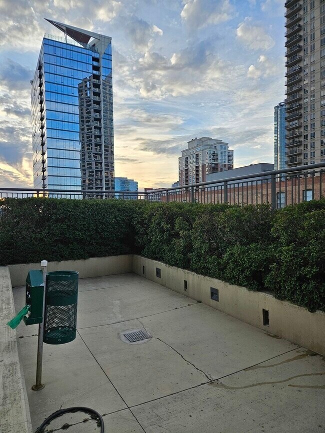 Building Photo - 1160 S Michigan Ave