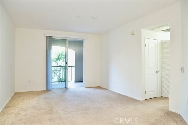 Building Photo - 1358 Scholarship