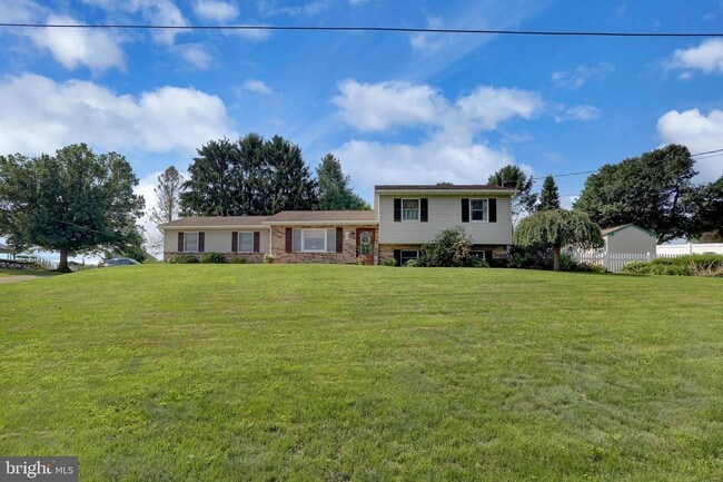 Building Photo - 127 Mountainview Dr