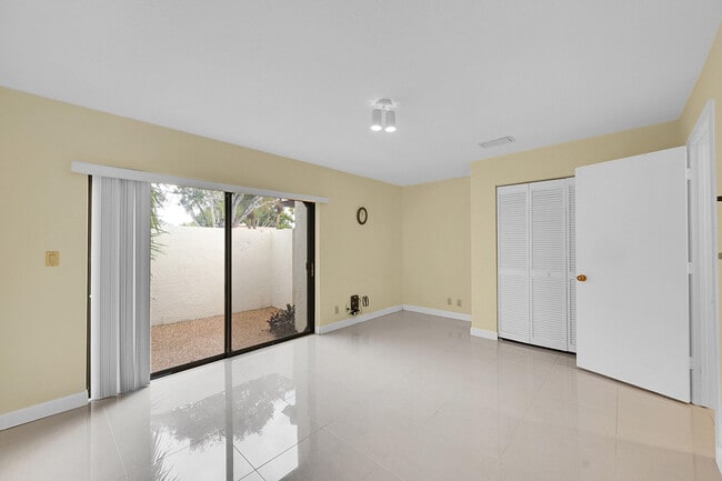 Building Photo - 6820 Allegre Ct