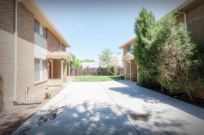 Building Photo - 1707-1721 E 16th St