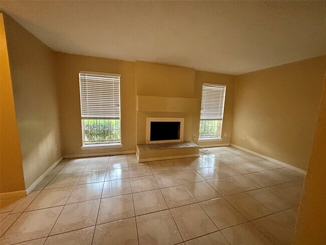 Building Photo - 8712 Wilcrest Dr