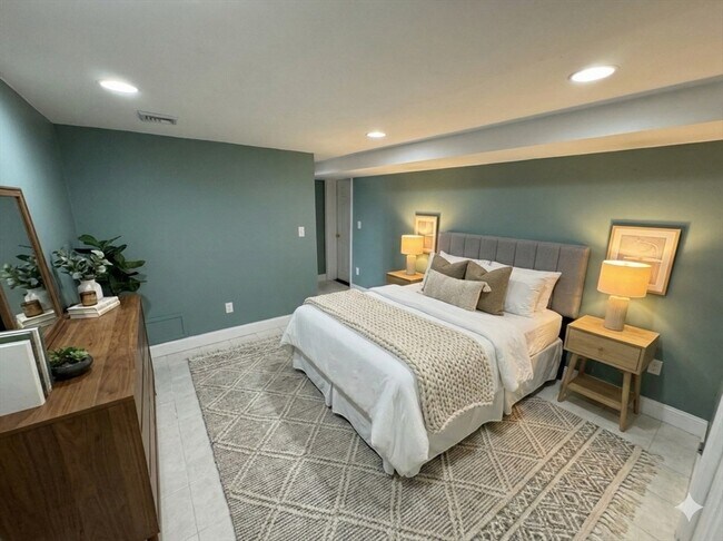 Building Photo - 129 Hillside Rd