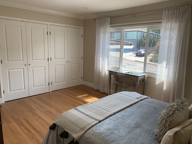 Building Photo - 1417 Sunnyslope Ave