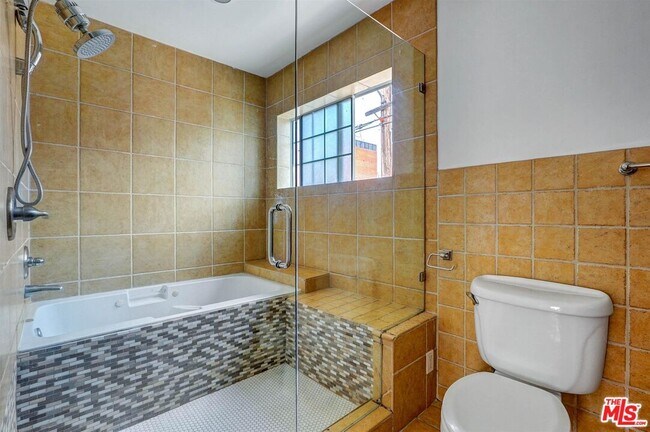 Building Photo - 456-452 Smithwood Dr