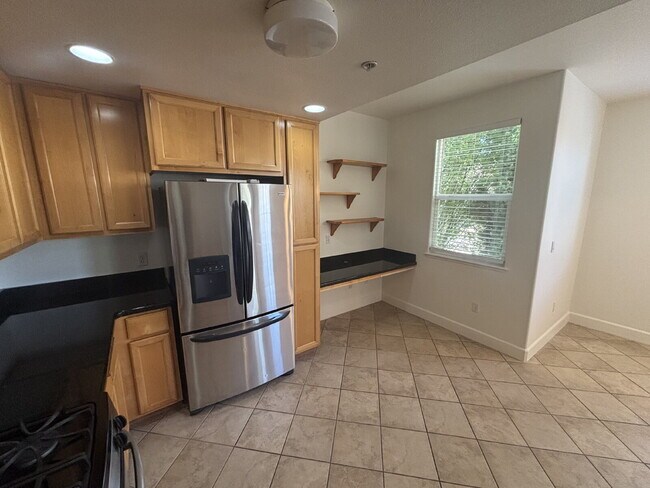 Building Photo - Beautiful 2 Bed, 2 Bath Apartment Home in The Phoenician – Resort-Style Living in Roseville!