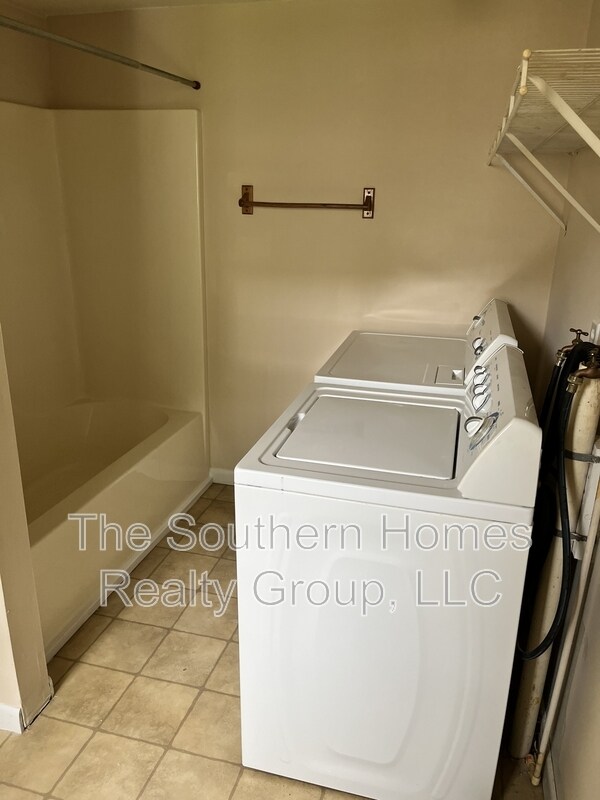 Building Photo - 2439 US-411