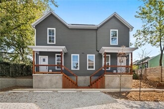 Building Photo - 576 S Willow Ave
