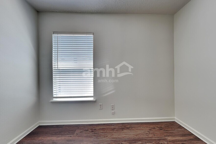 Building Photo - 76251 Long Pond Loop