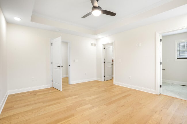 Building Photo - 5013 Bentwood Ct