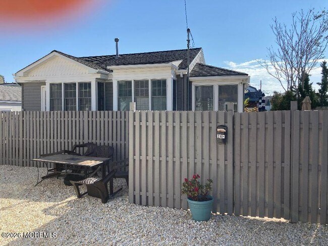 Building Photo - 24 Virginia Ave