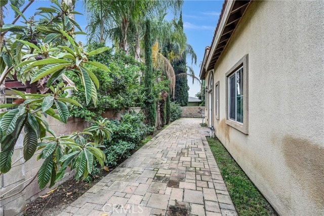 Building Photo - 5517 Welland Ave