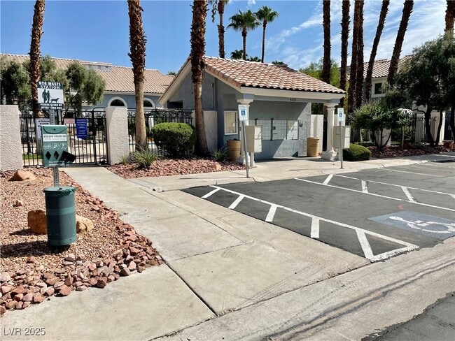 Building Photo - 8457 Pacific Fountain Ave