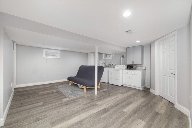 Building Photo - 47 Blondel Dr