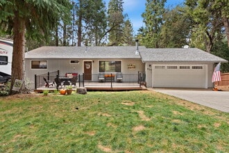 Building Photo - Rare 4-bedroom home in Camino for rent!