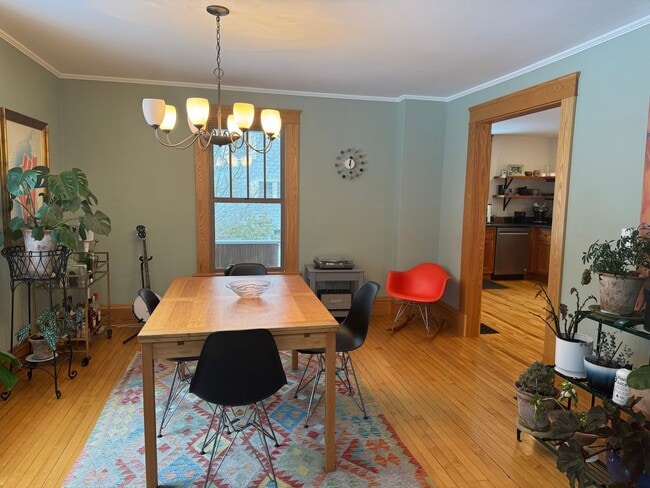 Building Photo - 3 bedroom, 2.5 bath home walking distance to Dartmouth College