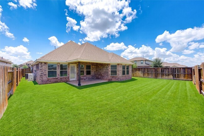 Building Photo - 101 Sunray Creek Dr