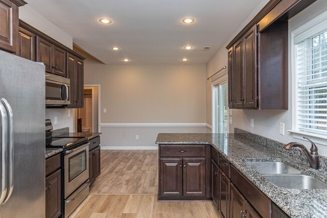 Building Photo - 103 Calabash Ct