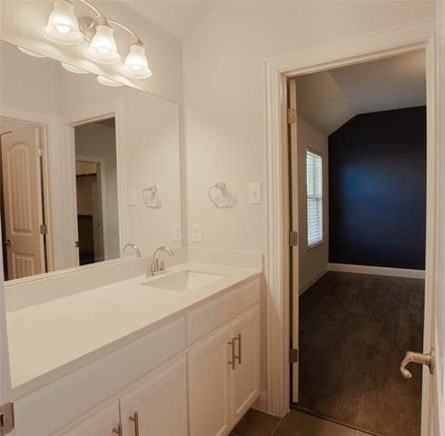 Building Photo - 7600 Clear Rapids Dr