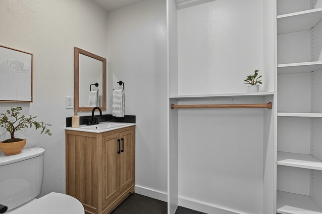 Building Photo - 3209 W Plant Dr