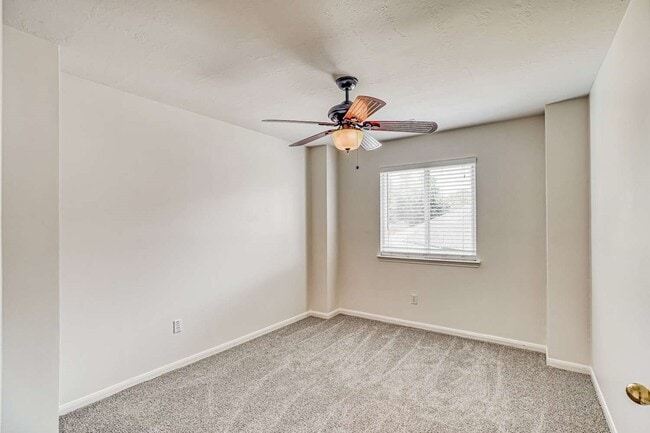 Building Photo - 6935 Moss Boulder Dr