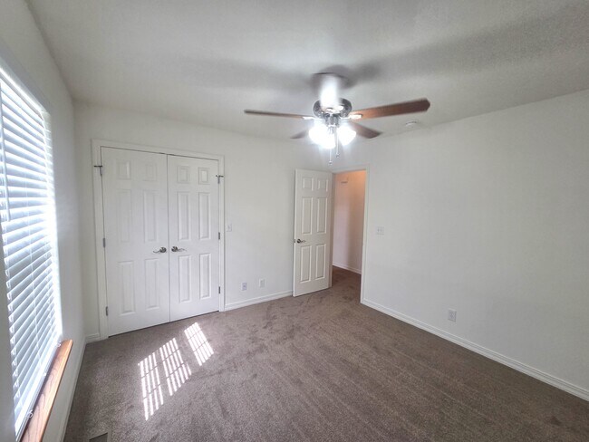 Building Photo - 848 S Jester Ave